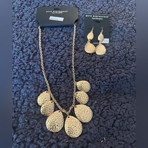 New gold necklace and earring set